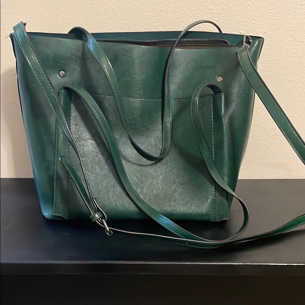 Elegant Green Tote Bag - leather
